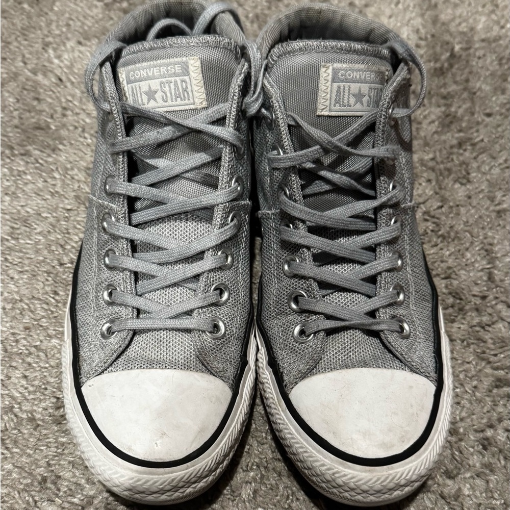 Low Top Converse Women’s 8